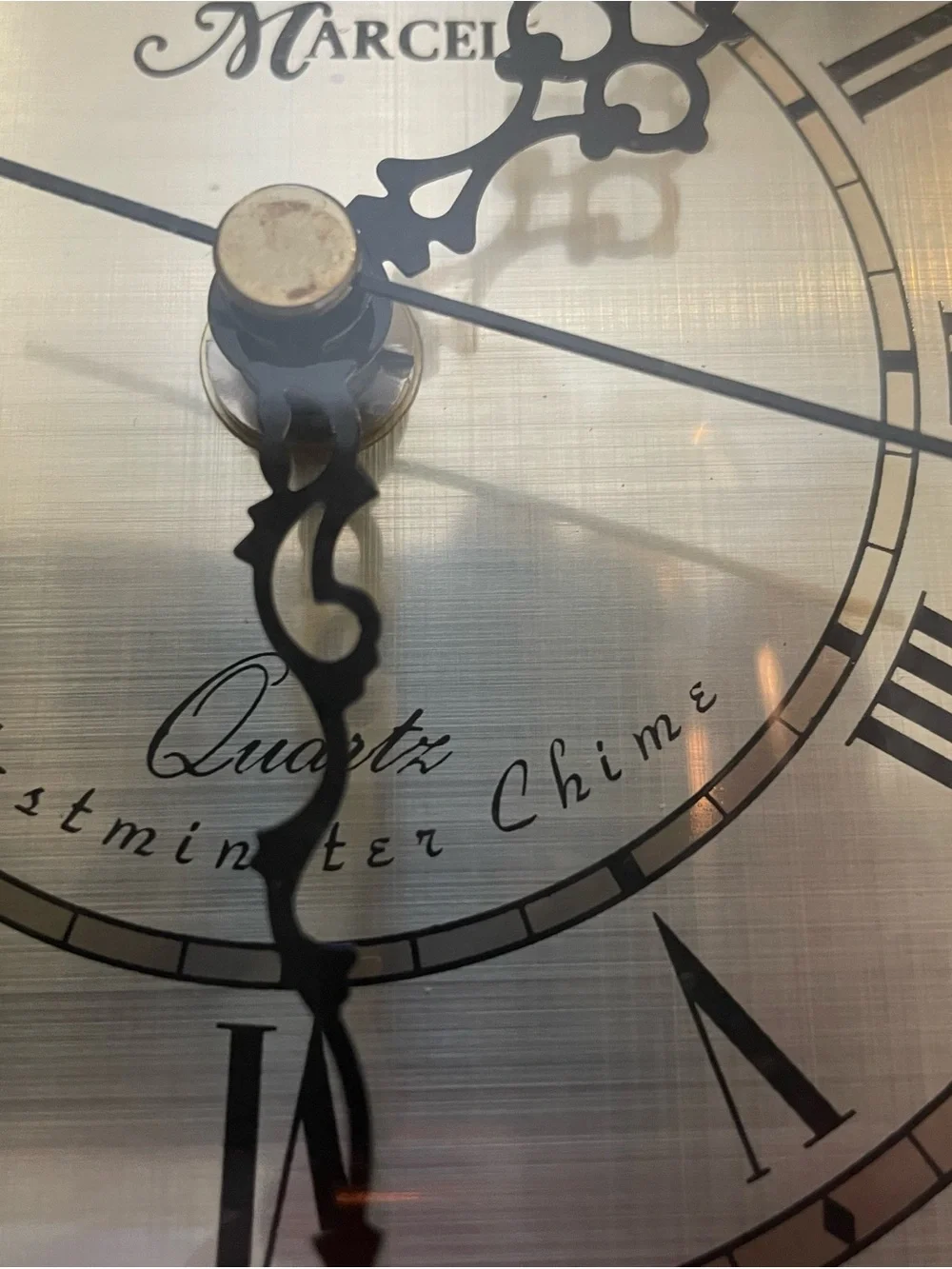 Classic Oak-Style Quartz Mantel Clock with Chimes